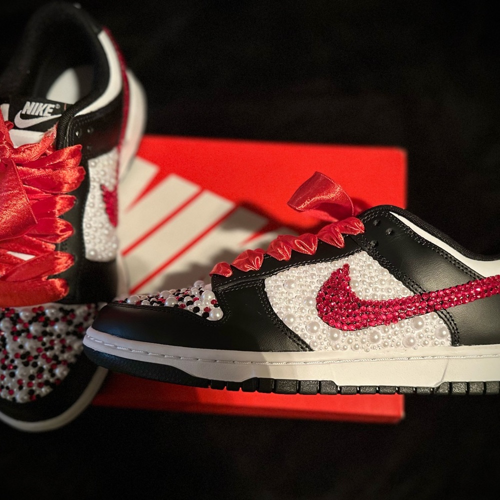 Nike Sneakers with Red and Black Beads - Picture 5 of 7